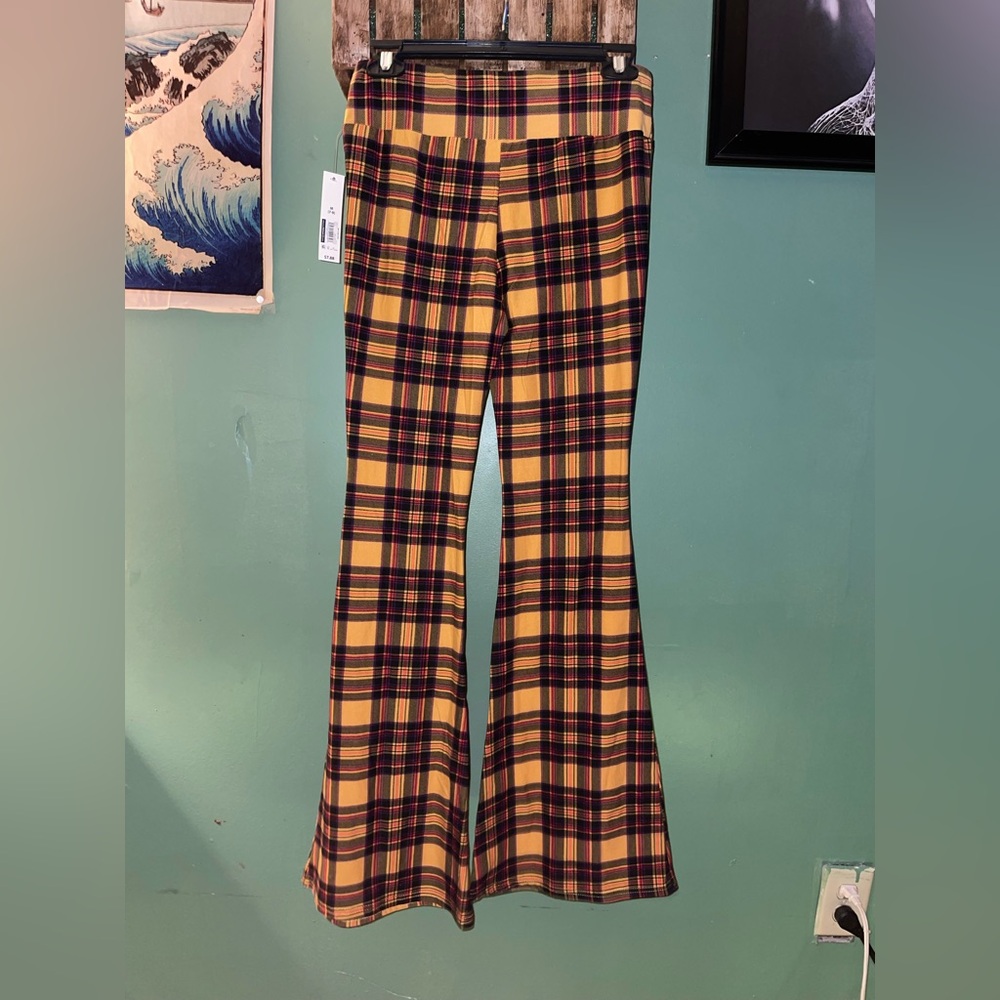 No Boundaries Yellow Plaid Flare Leggings